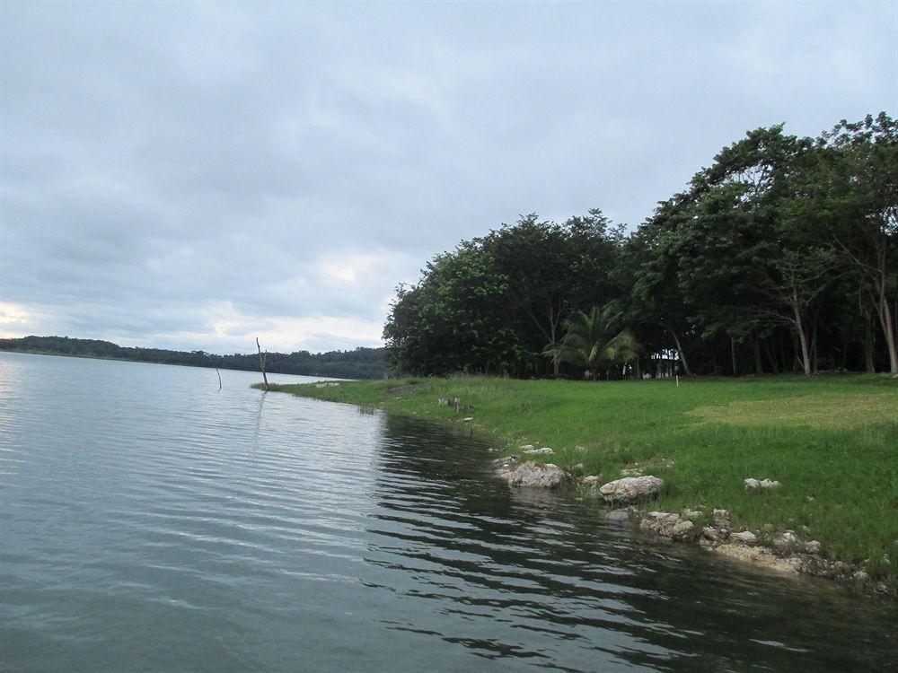 Maya Zac Peten Jungle Lodge El Remate Bagian luar foto